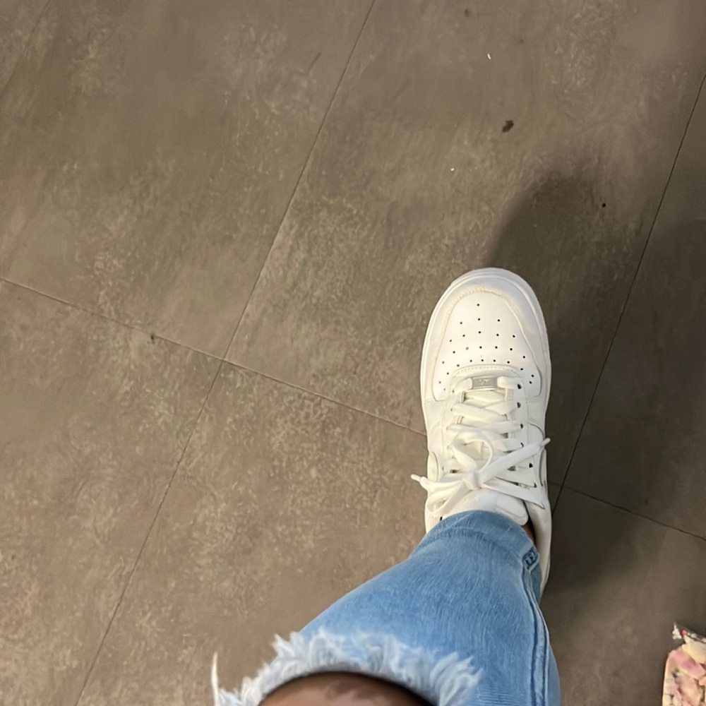 WHITE NIKE AIR FORCES